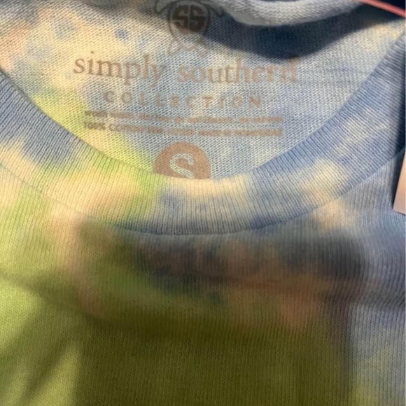 ✨ New Simply Southern “Hot Mess” Womens T-Shirt In Small “When Pigs Fly” ✨ - Picture 3 of 3